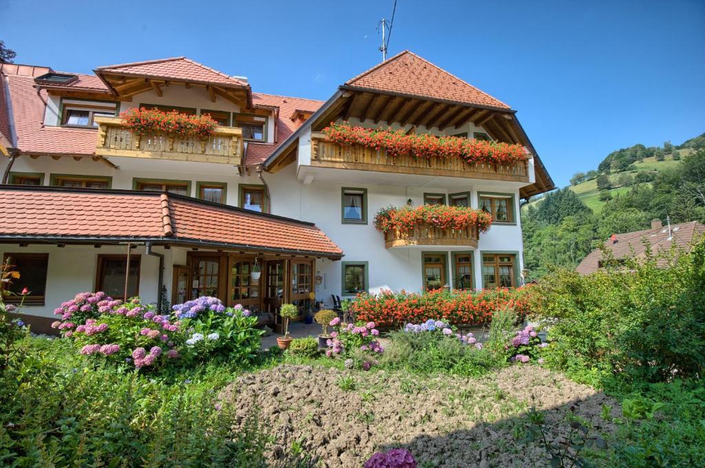 Gasthaus Sonne Münstertal Extérieur photo